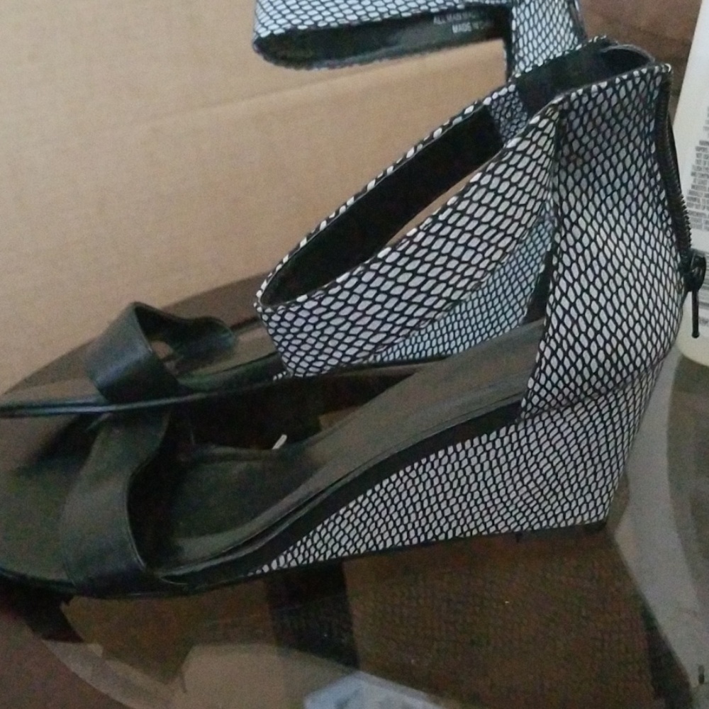 11W Lane Bryant wedges